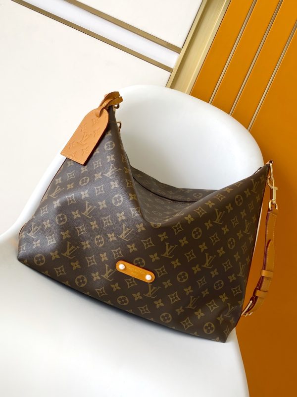Boutique LV retro handbag
