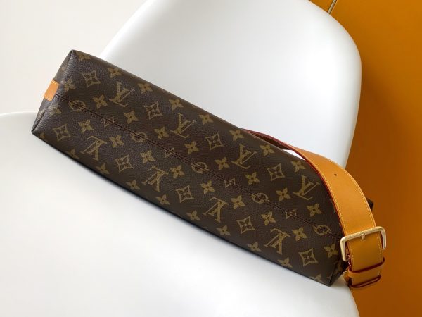 Boutique LV retro handbag - Image 4