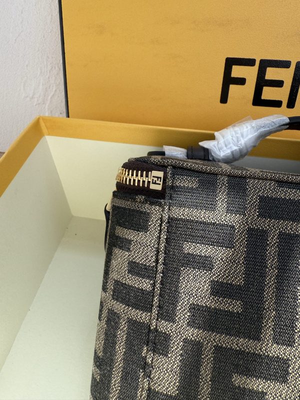 Fendi Jin Dian handbag cosmetic bag - Image 4