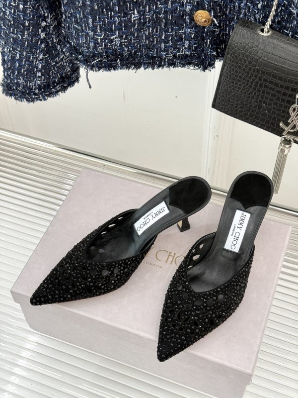 Hollow diamond cat and slippers - Image 3